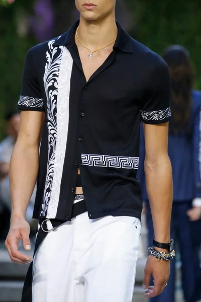 Look 22